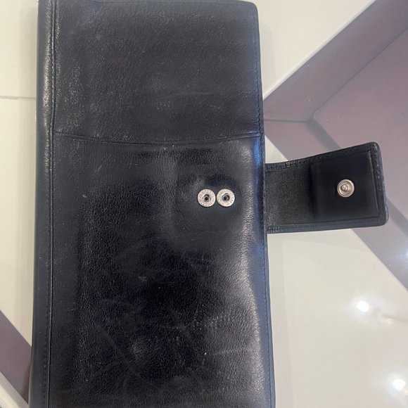 Holt Renfrew Brand Black Soft Genuine Soft Leather Passport Wallet! - Picture 6 of 10